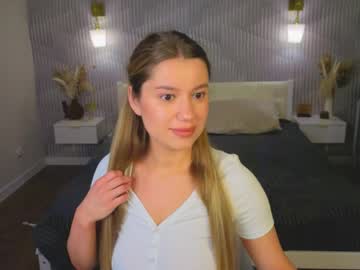 shakira lux